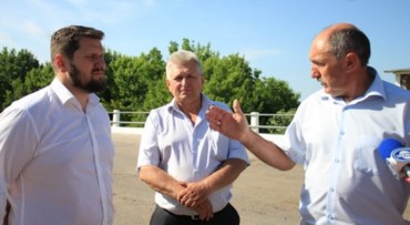 Александр Урбанский проинспектировал ремонт дорог в Измаильском районе