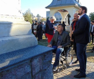 Александр Урбанский посетил открытие восстановленного мемориала в Рени