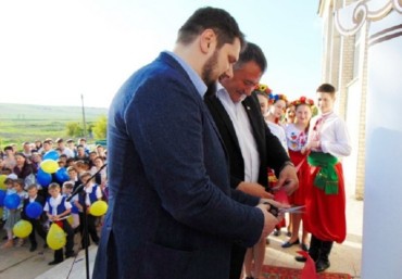 Александр Урбанский посетил торжественное открытие спортзала в Болградском районе